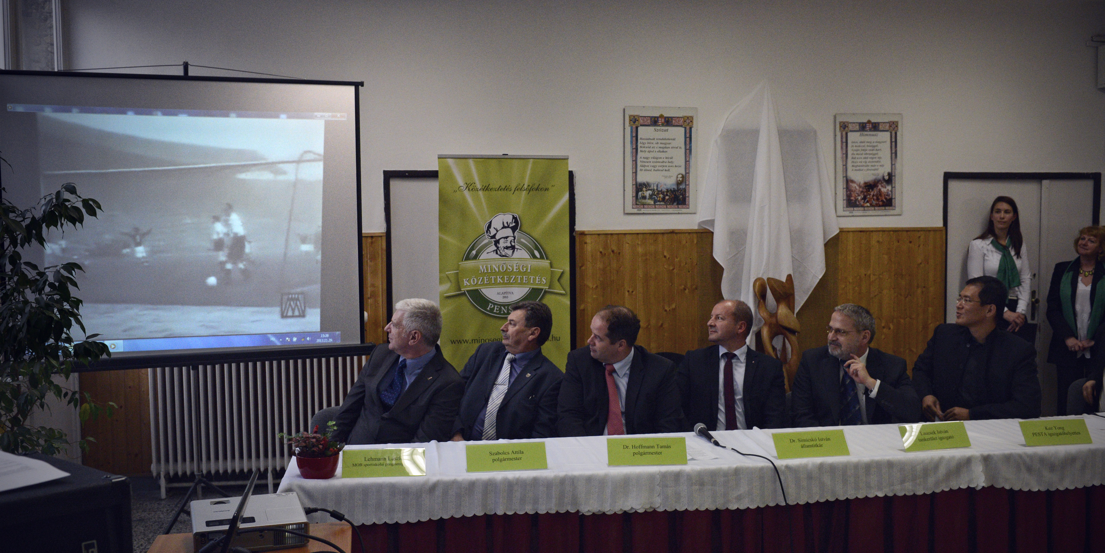 Emléktábla a 63ért Sport