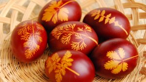 Húsvéti tojást kapnak ajándékba a kerület gyerekei és nyugdíjasai